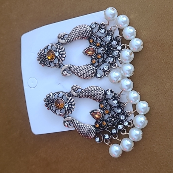Rhinestone Detail Faux Pearl Decor Earrings - Picture 6 of 6
